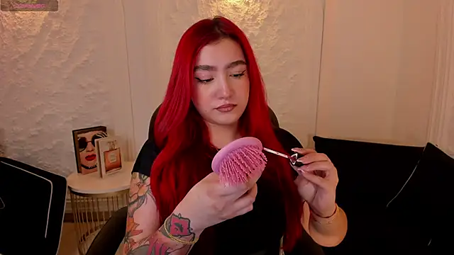 ViolettCastel online show from October 15, 2025, 7:03 pm