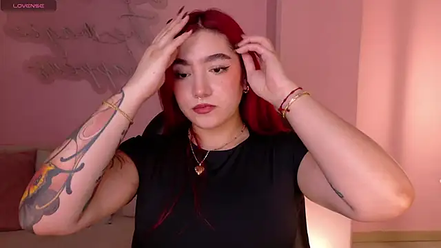 ViolettCastel online show from December 3, 2025, 6:17 pm