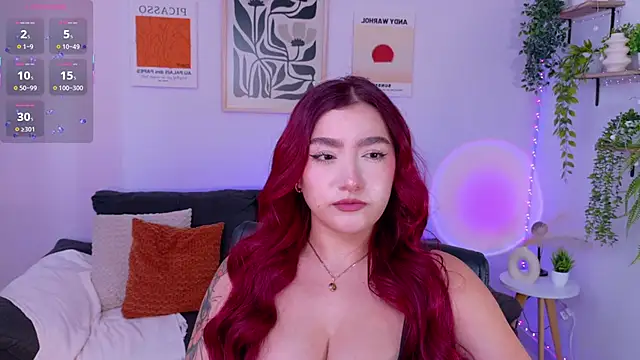 Snapshot of ViolettCastel chatting on June 9, 2026, 7:03 pm ViolettCastel online show from June 9, 2026, 7:03 pm