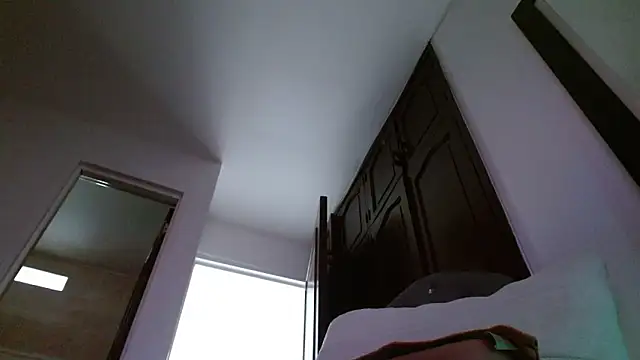 sweetsarabig22cm online show from March 28, 2026, 1:49 am