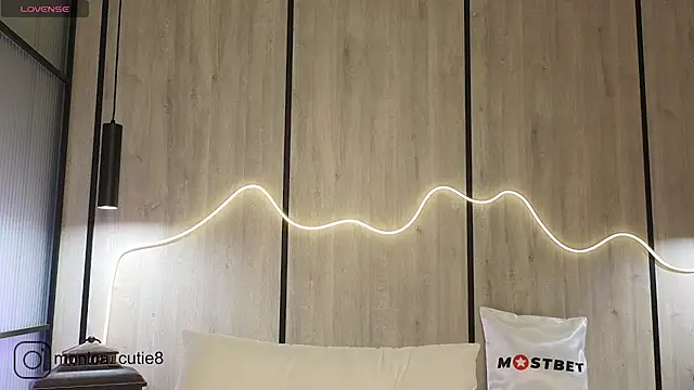 Monikacutie online show from January 5, 2025, 4:04 am