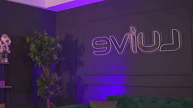 Snapshot of RaquelleVon chatting on December 30, 2024, 1:26 am RaquelleVon online show from December 30, 2024, 1:26 am