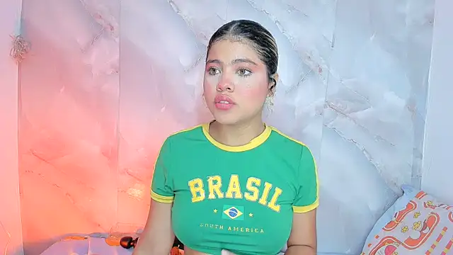 Snapshot of sofiacastillo01 chatting on June 12, 2026, 1:32 pm sofiacastillo01 online show from June 12, 2026, 1:32 pm