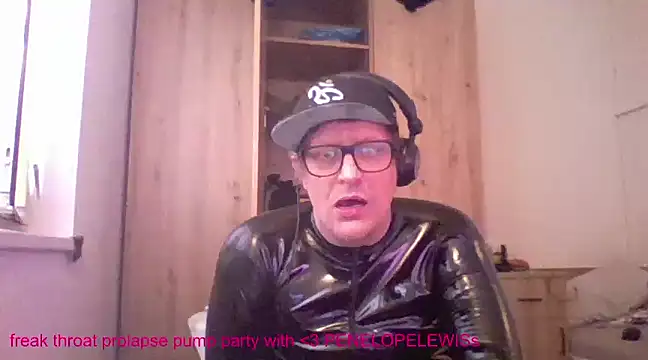 Snapshot of Bigthroaterboy chatting on January 24, 2025, 7:51 am Bigthroaterboy online show from January 24, 2025, 7:51 am