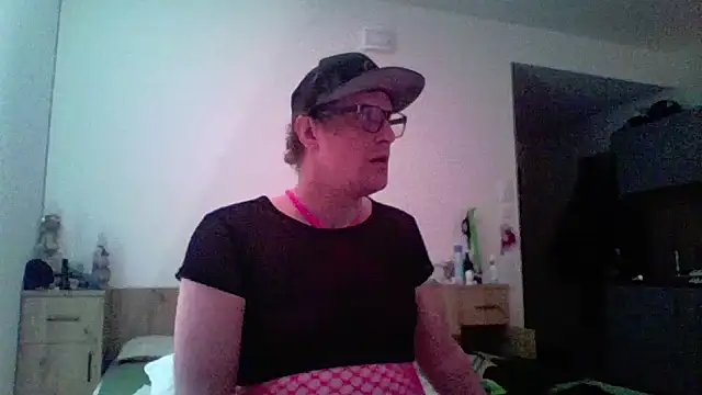 Bigthroaterboy online show from April 15, 2026, 12:12 pm