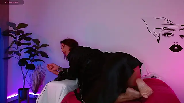 Snapshot of SmilingDutchie chatting on November 12, 2025, 7:13 pm SmilingDutchie online show from November 12, 2025, 7:13 pm