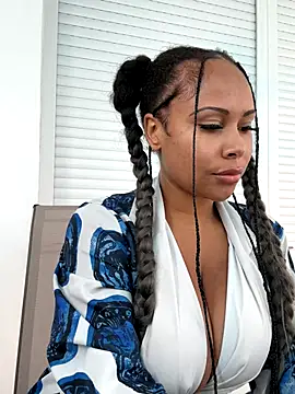 HaileyDiana online show from November 17, 2025, 10:54 am