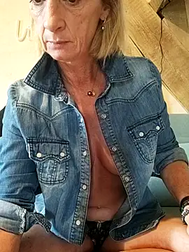 tatianasexymilf online show from October 29, 2025, 9:55 am