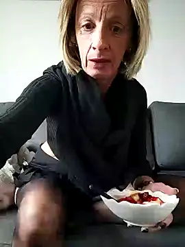 tatianasexymilf online show from April 13, 2026, 3:06 pm