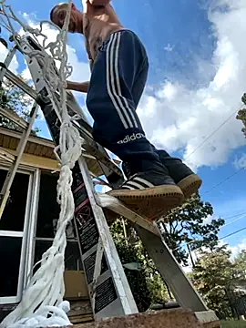 Snapshot of trash4cash chatting on October 8, 2025, 6:27 pm trash4cash online show from October 8, 2025, 6:27 pm