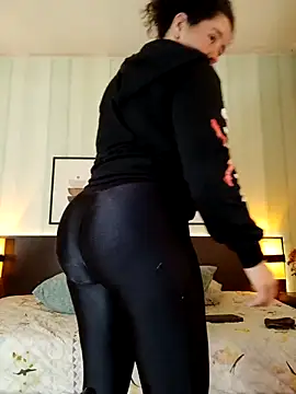 Valeria  soler online show from February 18, 2025, 11:11 am