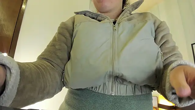 Valeria  soler online show from March 10, 2025, 11:53 am