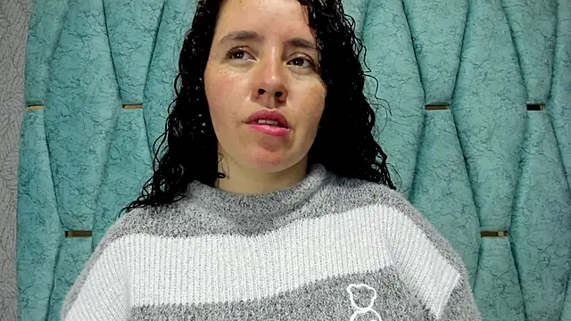 Valeria  soler online show from September 10, 2025, 1:22 pm