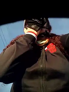 Valeria  soler online show from September 16, 2025, 11:22 am