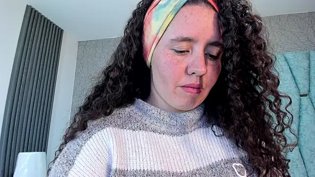 Valeria  soler online show from September 18, 2025, 4:53 pm