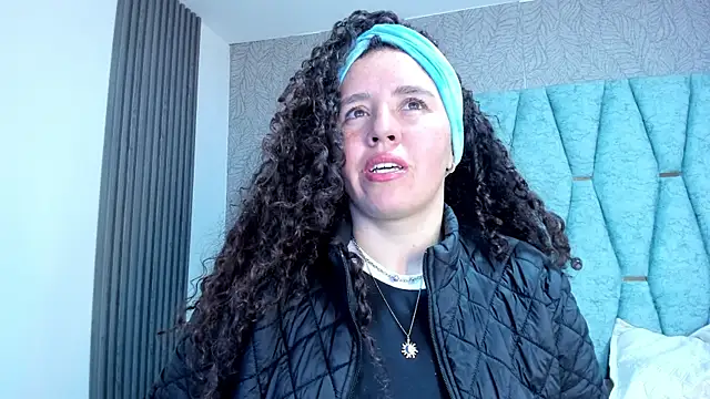 Valeria  soler online show from September 29, 2025, 1:05 pm