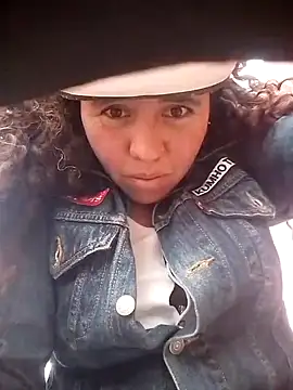 Valeria  soler online show from November 5, 2025, 11:54 am