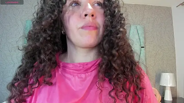 Valeria  soler online show from November 6, 2025, 6:20 pm