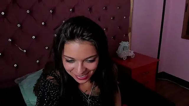 Snapshot of MaddyHudson chatting on December 20, 2024, 11:26 pm MaddyHudson online show from December 20, 2024, 11:26 pm