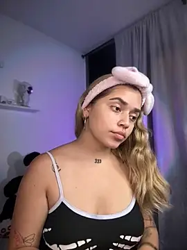 Snapshot of JoselinFlower_ chatting on November 30, 2025, 2:04 am JoselinFlower online show from November 30, 2025, 2:04 am