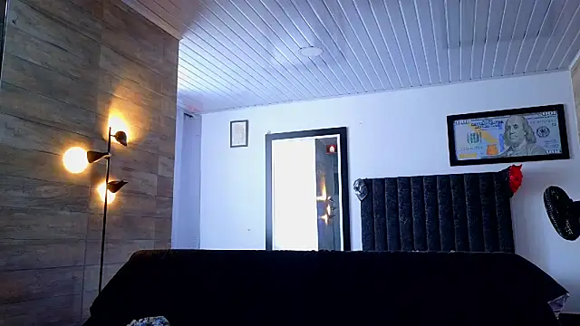 Snapshot of AsmodeoCox chatting on October 22, 2025, 2:39 pm AsmodeoCox online show from October 22, 2025, 2:39 pm