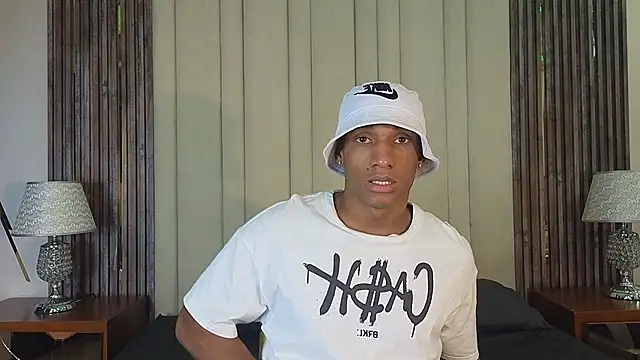 Malkongarcia online show from April 29, 2026, 10:27 pm