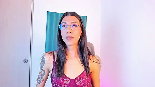 sofiaa grey  online show from March 5, 2026, 2:57 pm