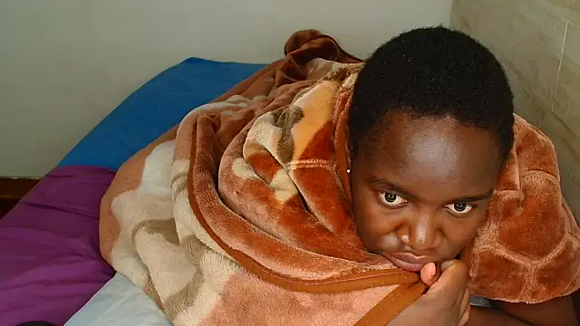 KINKYBLACKDOLL online show from November 11, 2025, 5:18 am