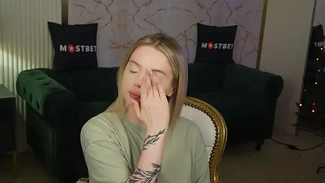 Cassy-Celestial  online show from December 2, 2024, 11:29 pm