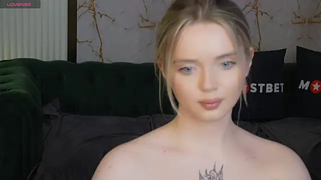 Cassy-Celestial  online show from December 19, 2024, 12:13 am