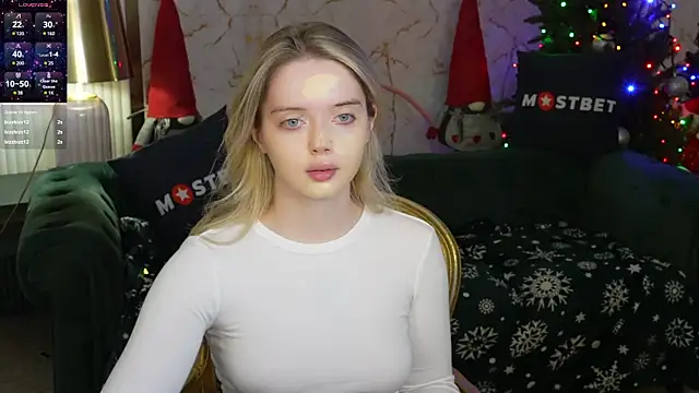 Cassy-Celestial  online show from December 22, 2024, 11:52 pm