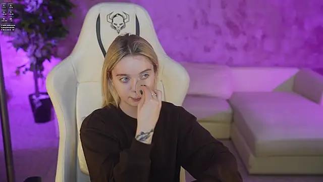 Cassy-Celestial  online show from March 14, 2025, 11:53 pm