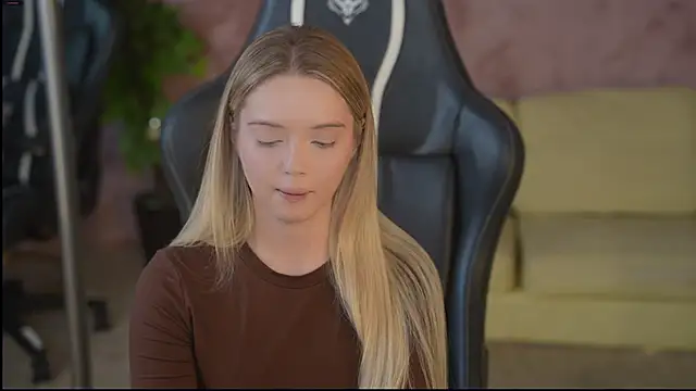 Cassy-Celestial  online show from November 4, 2025, 8:35 am