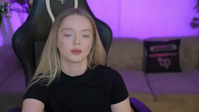 Cassy-Celestial  online show from November 16, 2025, 9:04 am