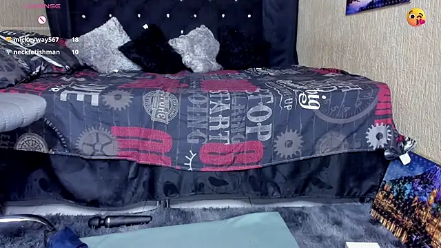 Snapshot of MIABOOBS__ chatting on January 19, 2025, 12:06 am MIABOOBS online show from January 19, 2025, 12:06 am