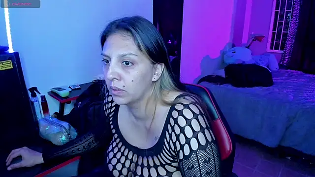 Snapshot of MIABOOBS__ chatting on October 10, 2025, 4:11 am MIABOOBS online show from October 10, 2025, 4:11 am