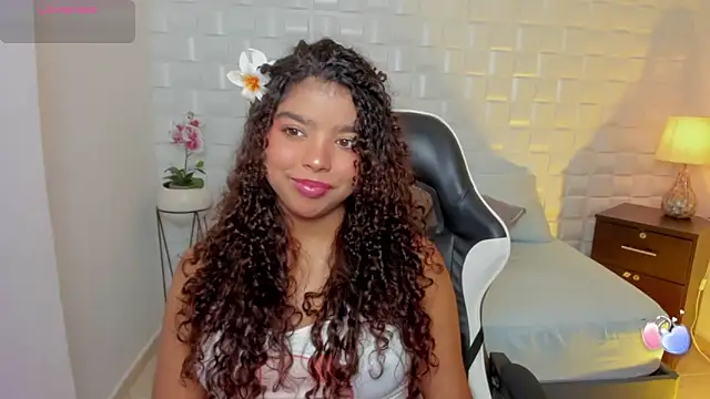 aurora rodriguez online show from October 25, 2025, 12:34 pm