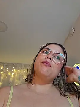 Juliietha servas online show from March 15, 2026, 1:22 am