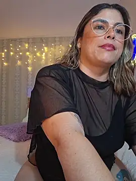 Juliietha servas online show from May 19, 2026, 12:16 am