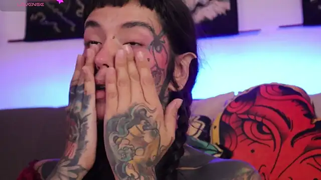 Snapshot of SylveonFox chatting on November 12, 2025, 6:41 pm SylveonFox online show from November 12, 2025, 6:41 pm