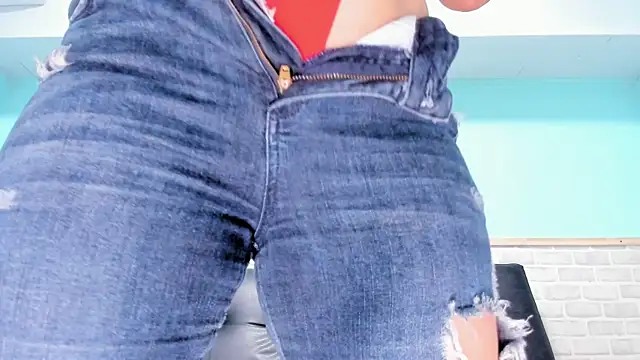 emily hunter12 online show from September 29, 2025, 1:38 pm