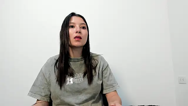 cami-01 online show from October 1, 2025, 8:15 pm