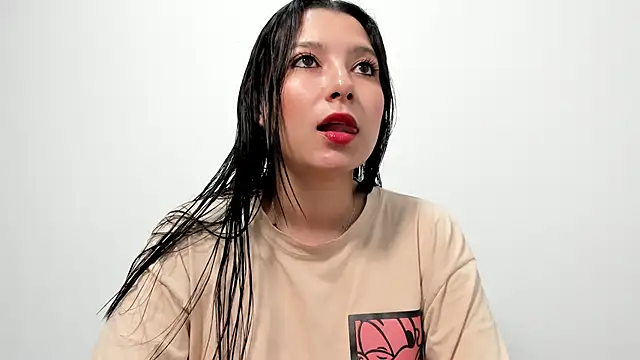 cami-01 online show from November 19, 2025, 8:53 pm