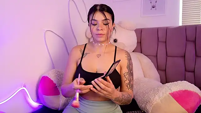 SophiaKarson online show from November 23, 2025, 7:35 pm