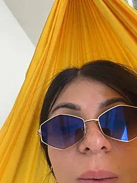 SophiaKarson online show from February 7, 2026, 6:33 pm