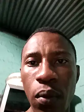 HandsomeBuoyy21 online show from April 14, 2026, 1:11 am