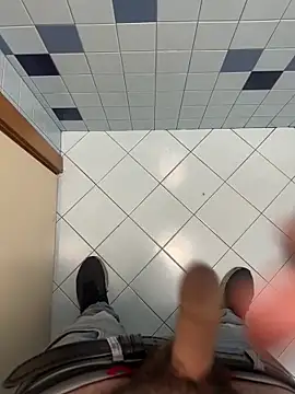 Snapshot of _themask_ chatting on November 18, 2025, 4:00 pm themask online show from November 18, 2025, 4:00 pm