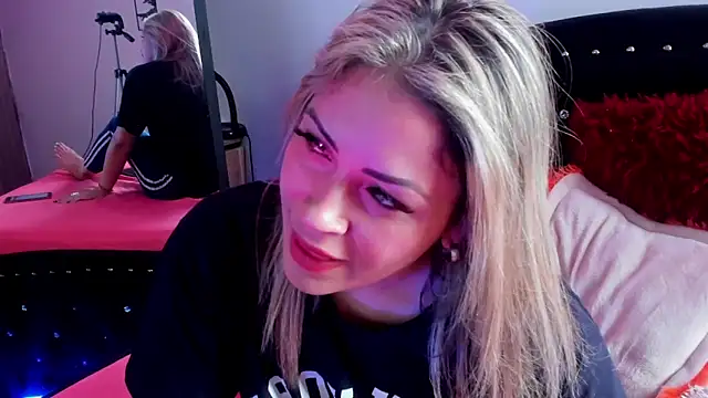 Natalia Montoya online show from February 9, 2025, 5:33 pm