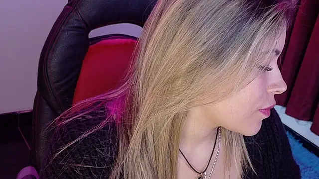 Natalia Montoya online show from October 16, 2025, 3:40 am