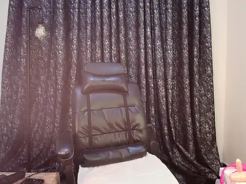 ebony shilly3 online show from September 29, 2025, 11:09 pm